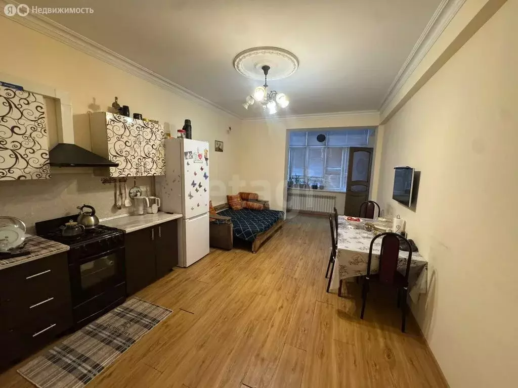 2-комнатная квартира: Махачкала, проспект Амет-хана Султана, 33Бк2 (65 ... - Фото 1