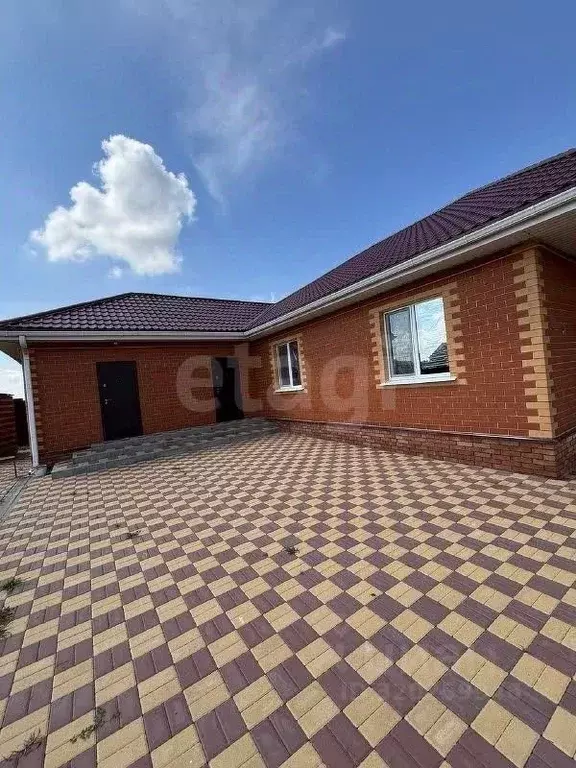 Дом в Белгородская область, Корочанский район, Бехтеевское с/пос, с. ... - Фото 2