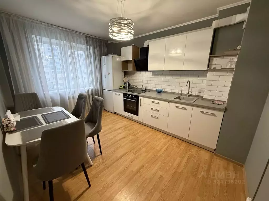 3-к кв. Воронежская область, Воронеж ул. Антонова-Овсеенко, 7б (84.0 ... - Фото 1
