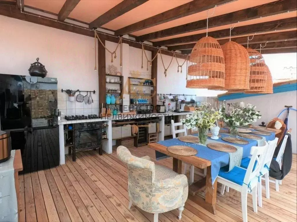 Дом в Крым, Феодосия ул. Портовая (150 м) - Фото 1