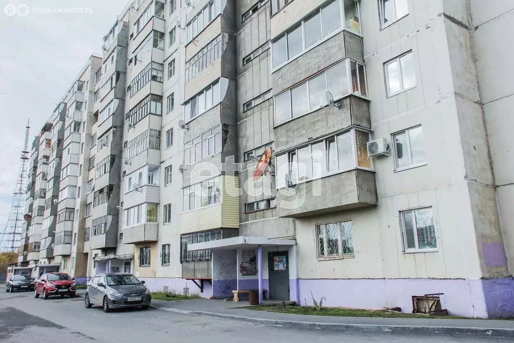 3-комнатная квартира: Тобольск, улица Семёна Ремезова, 84 (66.8 м) - Фото 0