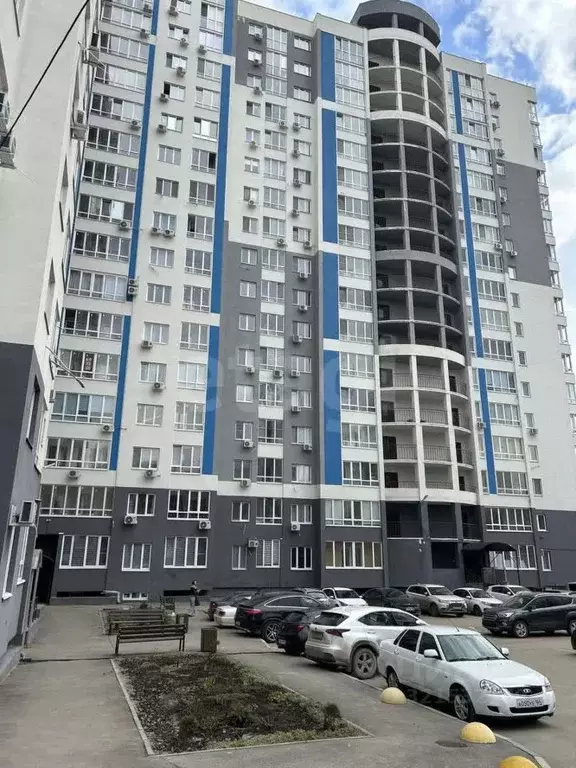 3-к кв. Саратовская область, Саратов ул. Большая Садовая, 143 (92.0 м) - Фото 1