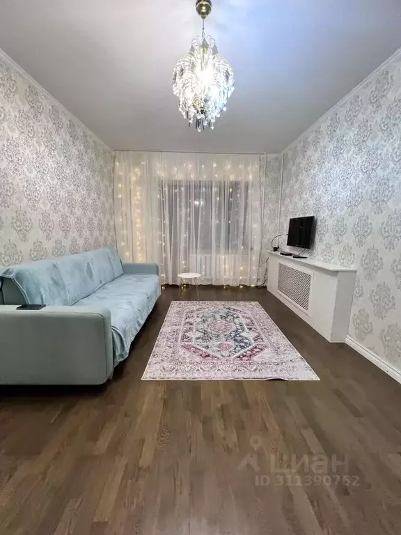 3-к кв. Калмыкия, Элиста ул. Максима Горького, 18 (80.0 м) - Фото 0