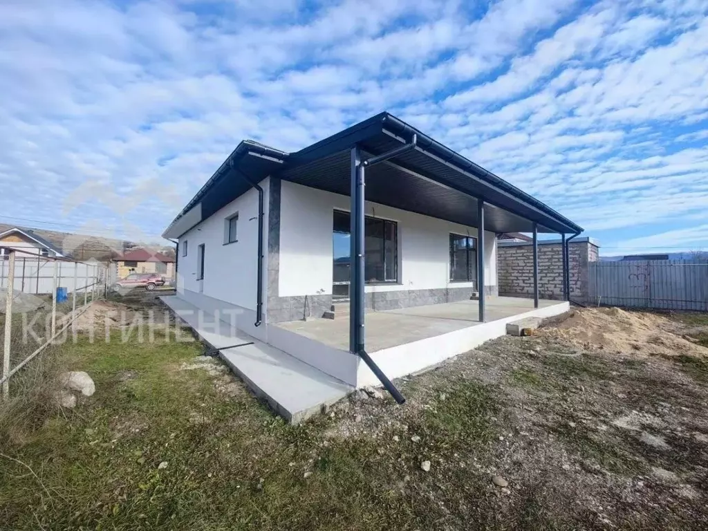 Дом в Крым, Черноморское пгт ул. Цветочная (97 м) - Фото 1