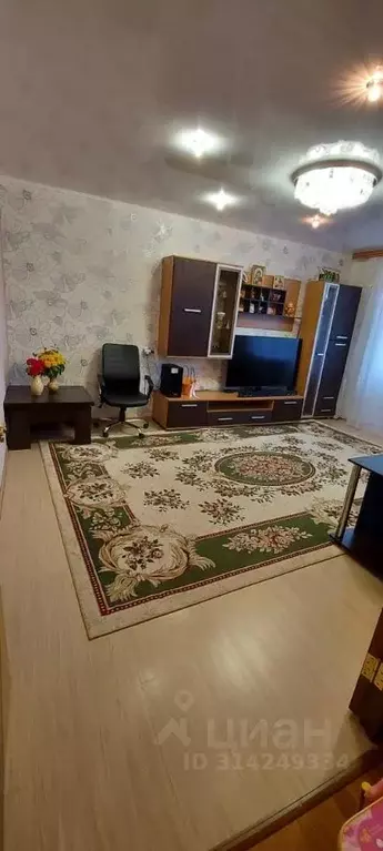 3-к кв. Белгородская область, Губкин ул. Лизы Чайкиной, 4 (60.0 м) - Фото 0