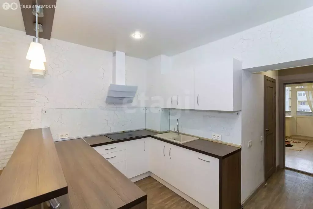 2-комнатная квартира: Тюмень, улица Революции, 228к4 (61.2 м) - Фото 1