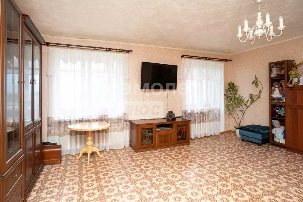 3-к кв. Челябинская область, Верхний Уфалей ул. Чекасина, 8 (76.3 м) - Фото 0