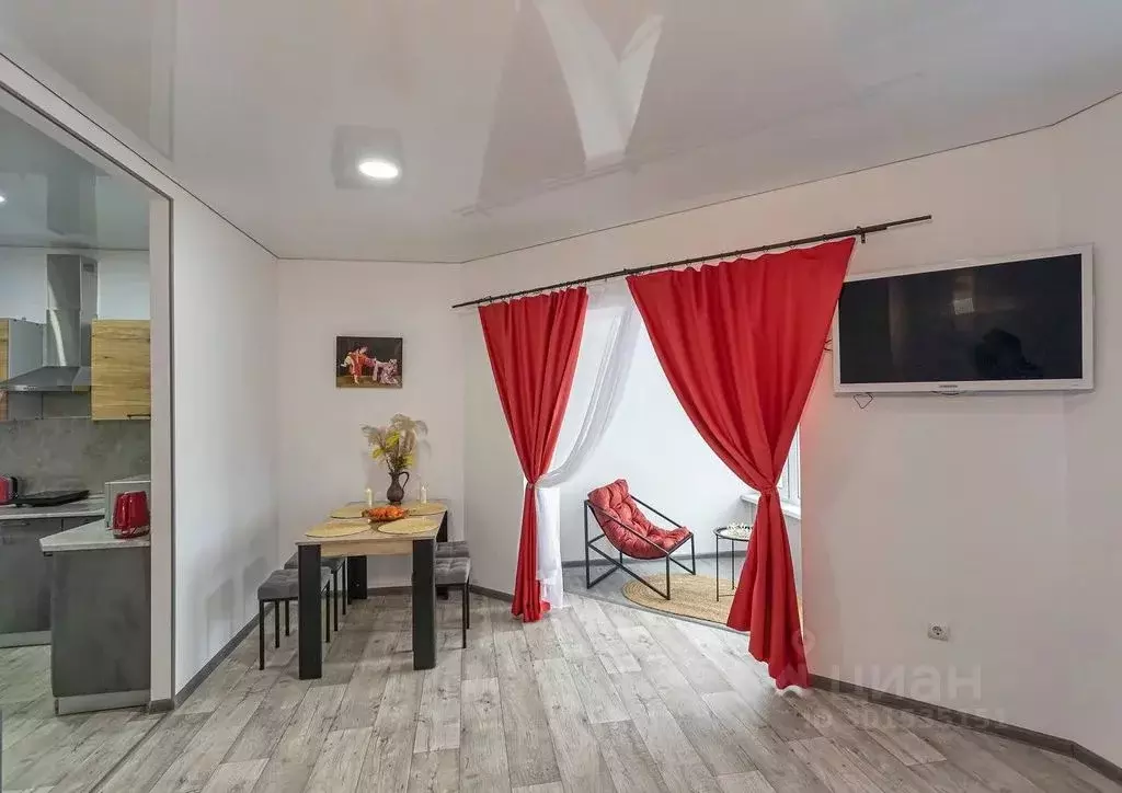2-к кв. Приморский край, Владивосток ул. Черкавского, 5А (80.0 м) - Фото 0