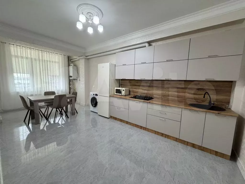 2-к. квартира, 85 м, 8/10 эт. - Фото 0