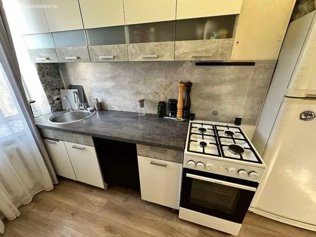 3-комнатная квартира: Волгоград, посёлок Ангарский, улица Полины ... - Фото 1