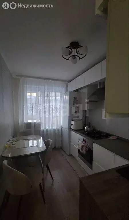 3-комнатная квартира: Альметьевск, улица Чернышевского, 45 (71.3 м) - Фото 1