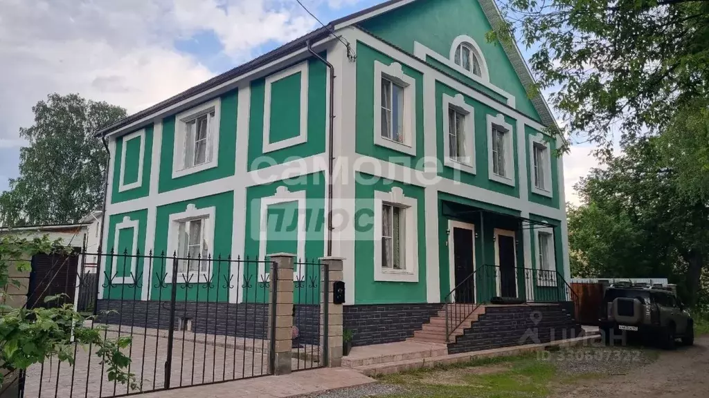Дом в Ленинградская область, Тихвин ул. Васильева, 17 (500 м) - Фото 1