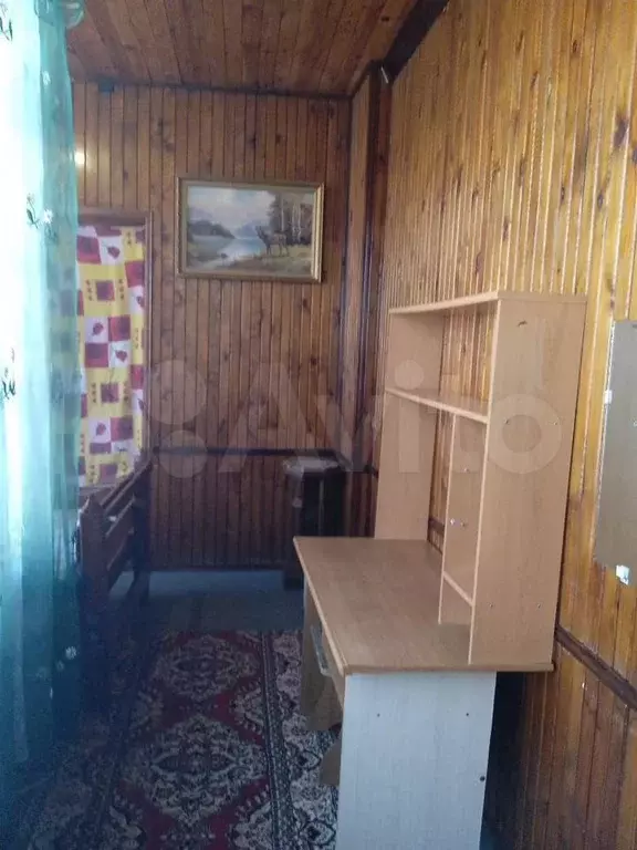 Комната 16 м в 4-к., 1/1 эт. - Фото 1