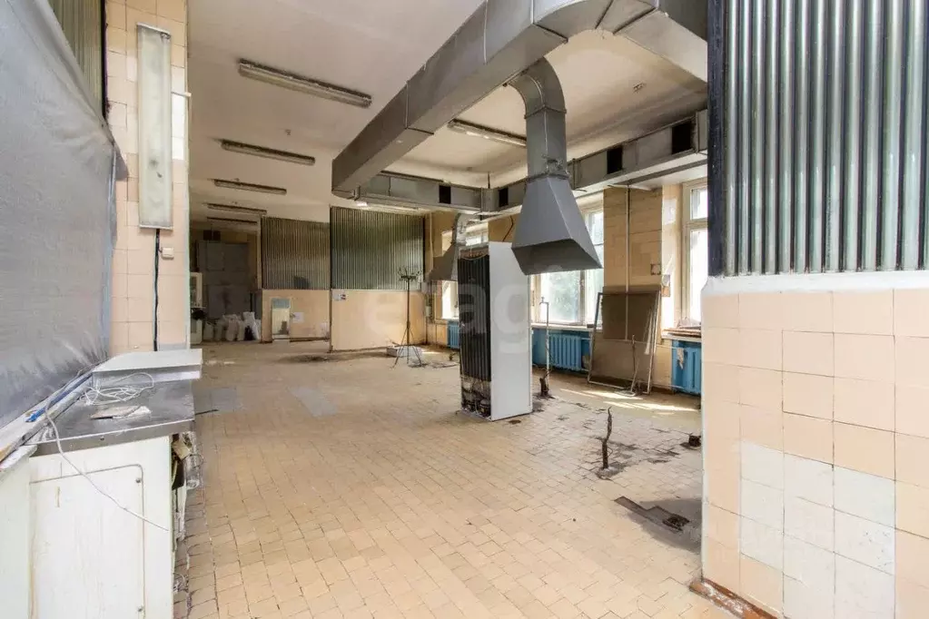 Помещение свободного назначения в Омская область, Омск ул. 20 лет ... - Фото 0