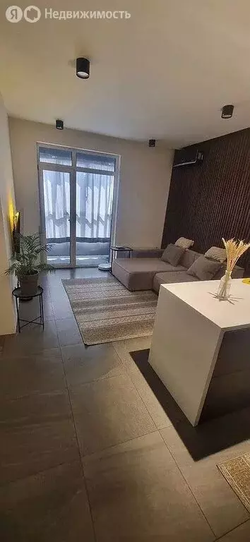 Квартира-студия: Тюмень, улица Ю.-Р.Г. Эрвье, 32к1 (45 м) - Фото 0