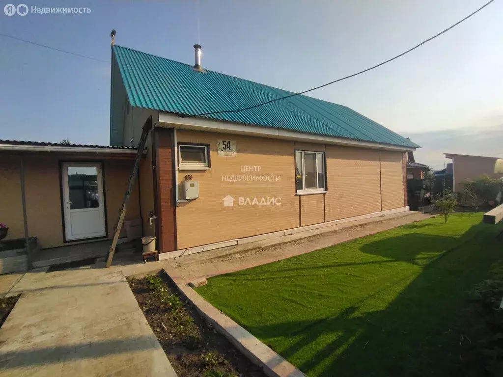 Дом в село Чугуевка, улица имени Алексея Лапика, 54 (98 м) - Фото 1