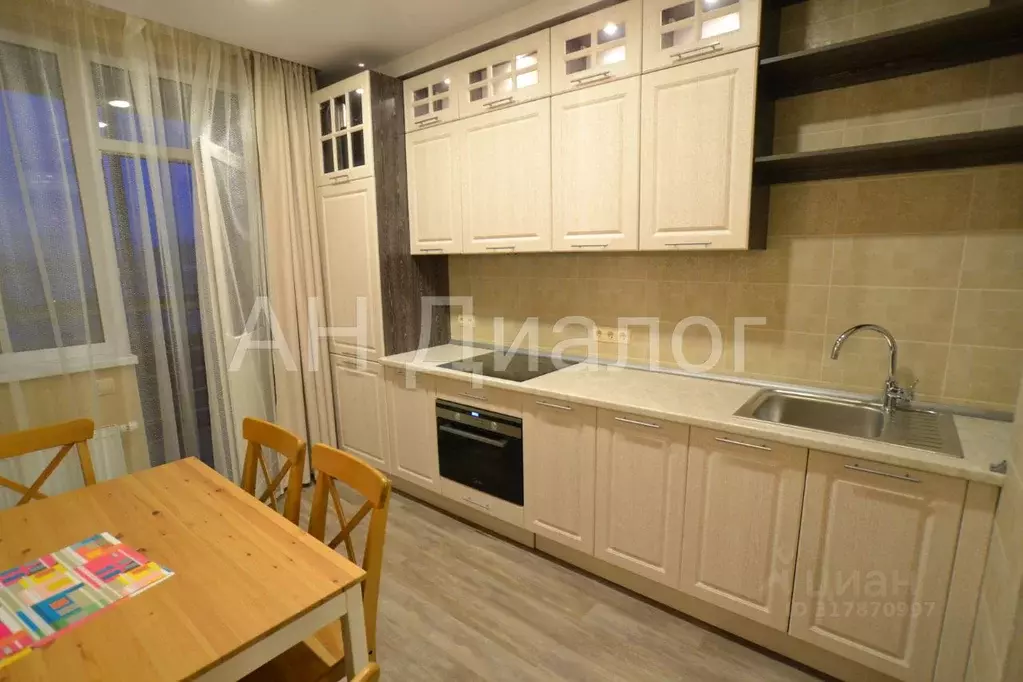 1-к кв. Свердловская область, Екатеринбург ул. Азина, 57 (40.0 м) - Фото 0