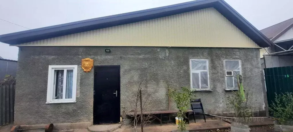 Дом в Краснодарский край, Динской район, Новотитаровская ст-ца ул. ... - Фото 1