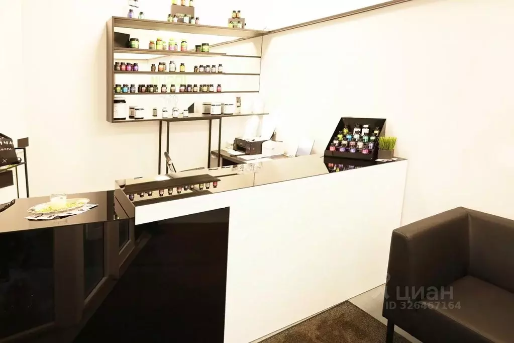 Помещение свободного назначения в Москва ул. Орджоникидзе, 11С40 (151 ... - Фото 1