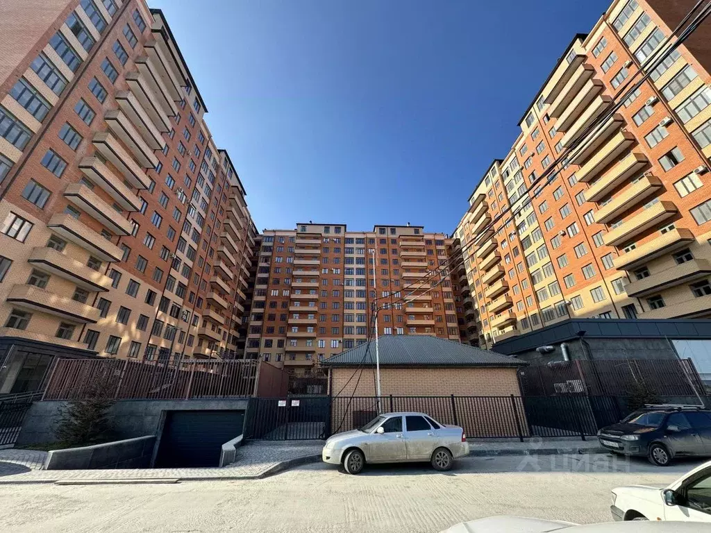 2-к кв. Дагестан, Каспийск просп. Акулиничева (68.0 м) - Фото 0