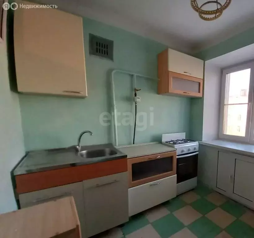 2-комнатная квартира: Омск, улица Серова, 4А (45 м) - Фото 0