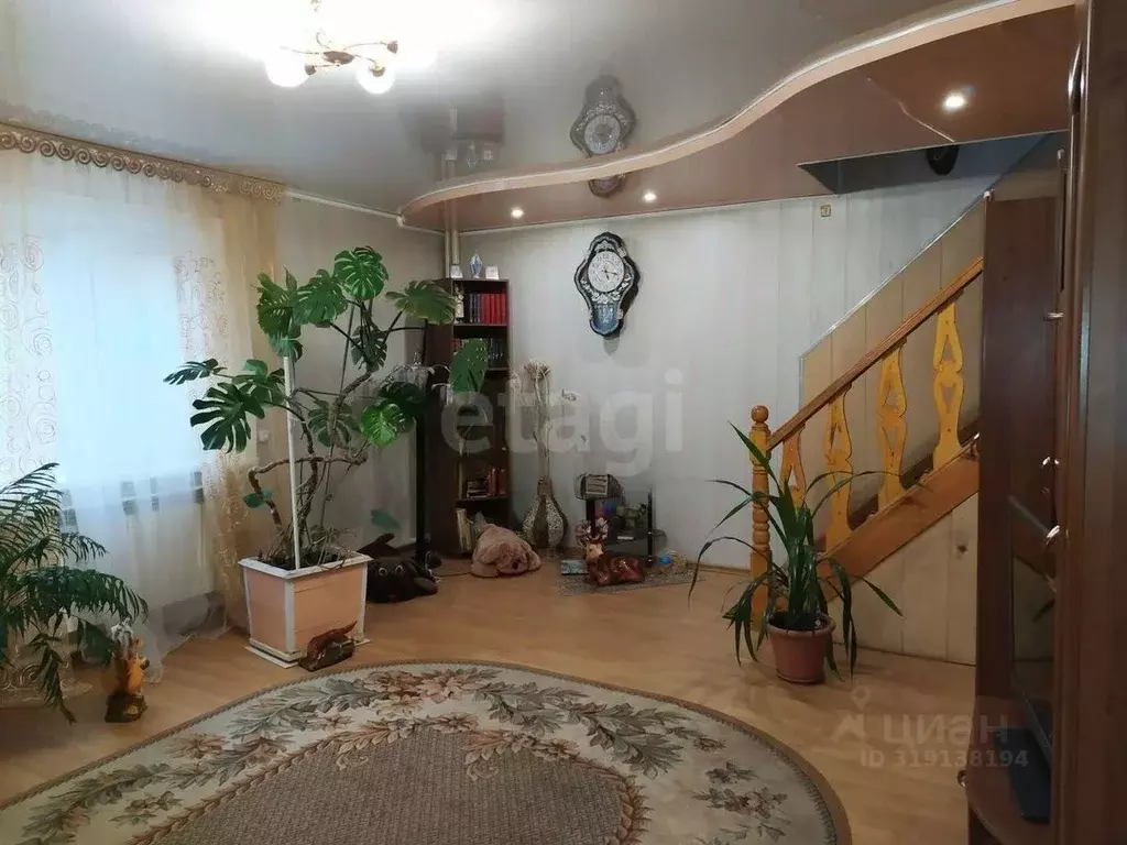 Дом в Бурятия, Улан-Удэ пос. Кумыска, ул. Дацанская, 160 (100 м) - Фото 0