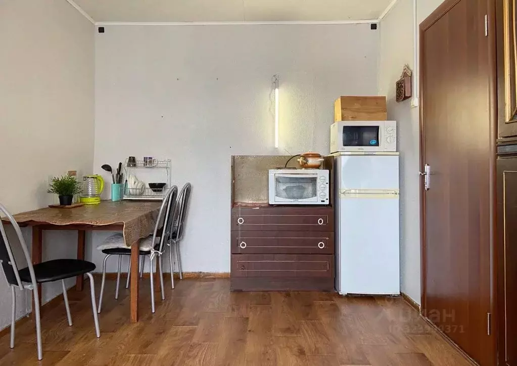 Комната Челябинская область, Челябинск ул. Чайковского, 9 (17.0 м) - Фото 1