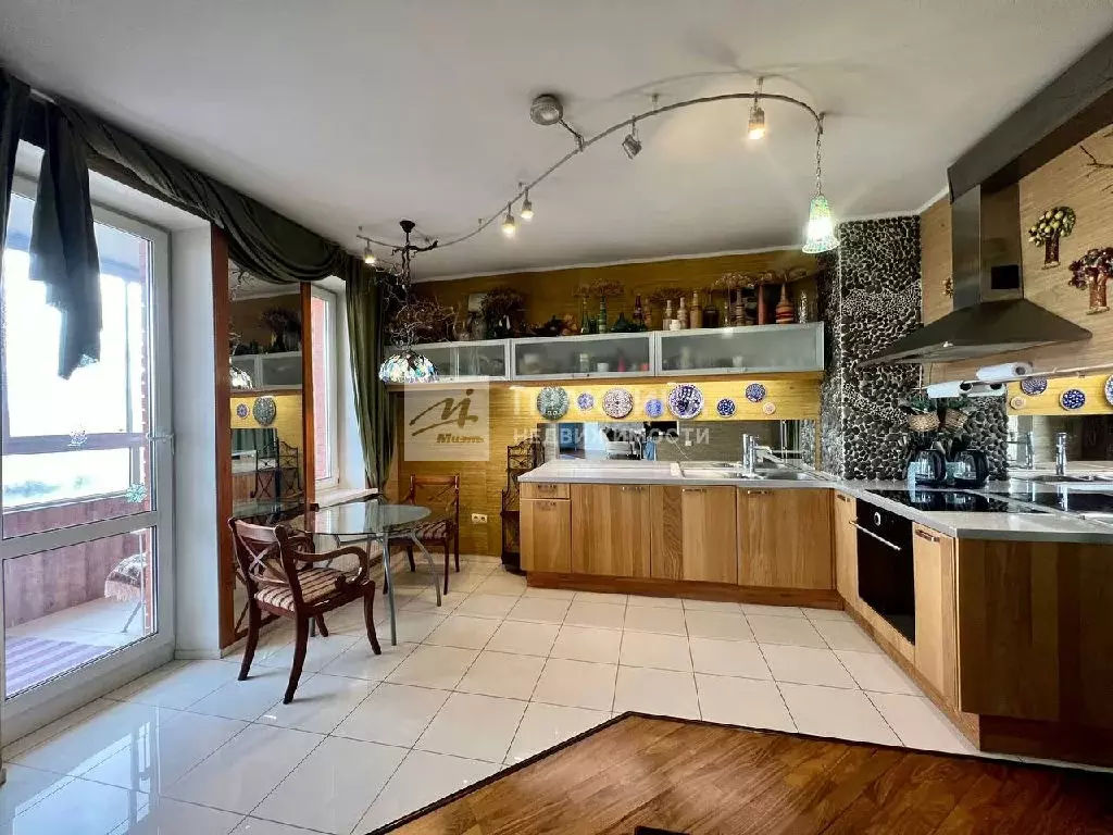 Продается 3-комнатная квартира - Фото 1