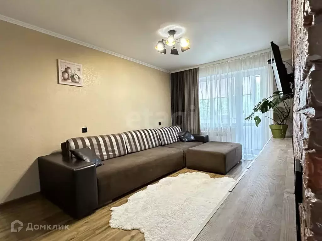 Продаётся 3-к квартира, 62.9 м - Фото 1