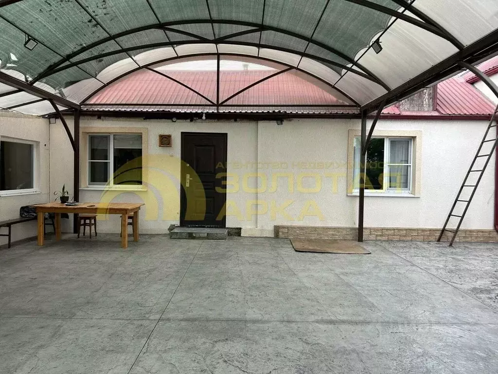 Дом в Краснодарский край, Крымск ул. Чкалова (40 м) - Фото 1