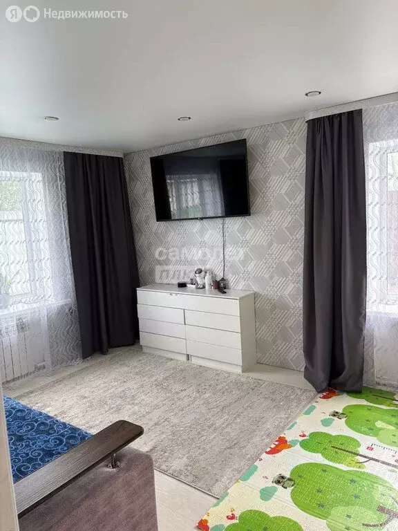 2-комнатная квартира: Заводоуковск, 1-я улица Сокольники, 1Б (74 м) - Фото 0