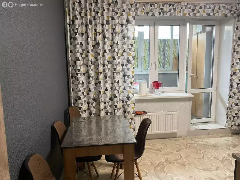 2-комнатная квартира: Тобольск, 15-й микрорайон, 39 (51.7 м) - Фото 1