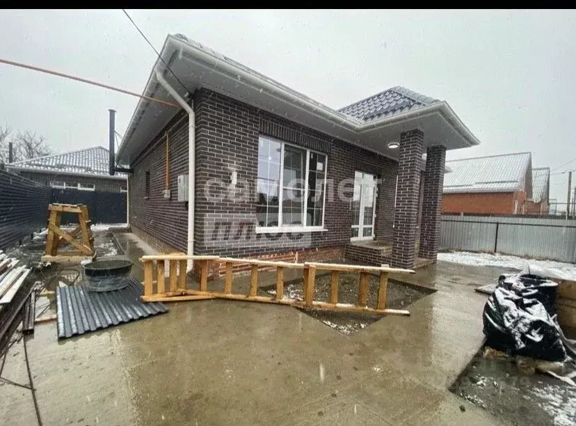 Дом в Краснодарский край, Тимашевск Интернациональная ул. (90 м) - Фото 1