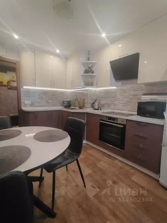 3-к кв. Бурятия, Улан-Удэ ул. Антонова, 6 (65.5 м) - Фото 1