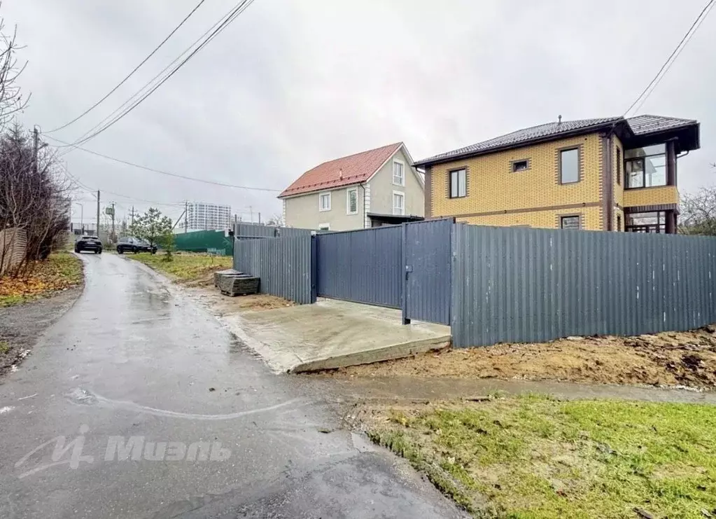 Дом в Москва д. Десна, ул. Рябиновая, 46 (250 м) - Фото 1