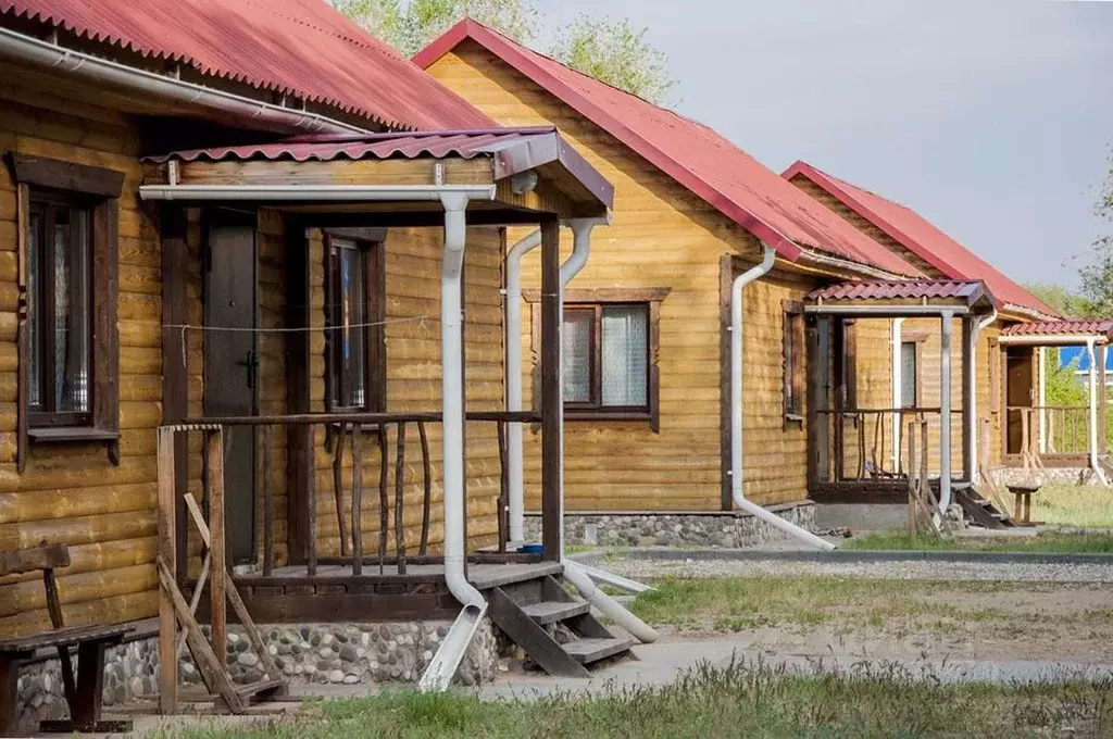 Дом в Астраханская область, Харабалинский район, с. Селитренное  (24 ... - Фото 0