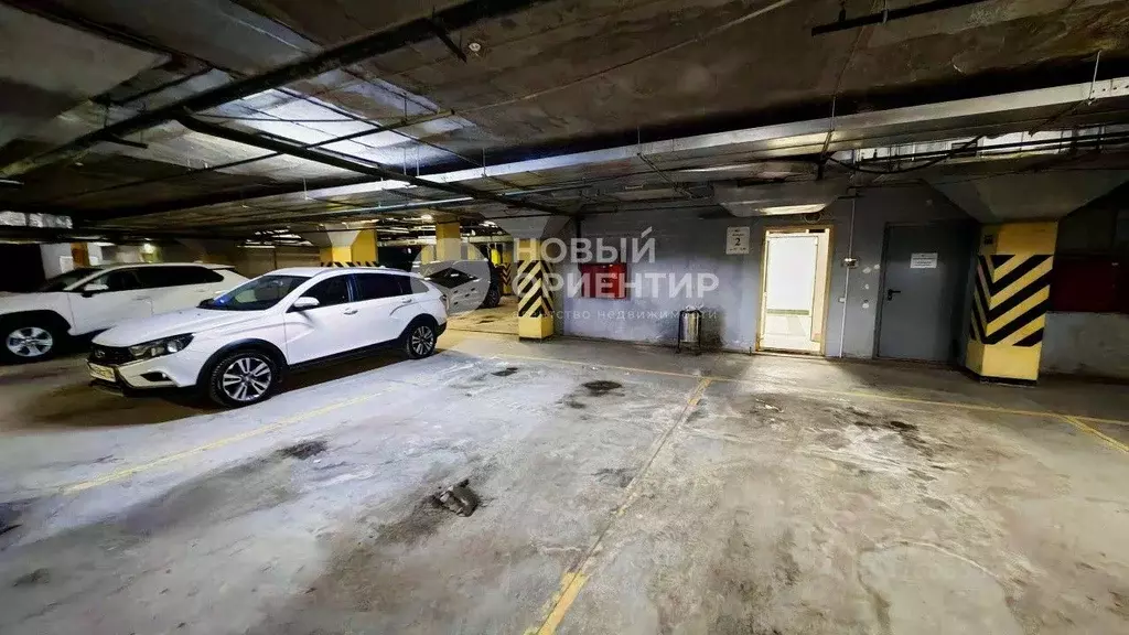 Гараж в Свердловская область, Екатеринбург ул. Шейнкмана, 111 (20 м) - Фото 2