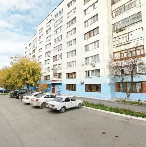 3-комнатная квартира: Тюмень, улица Карла Маркса, 110А (64 м) - Фото 0