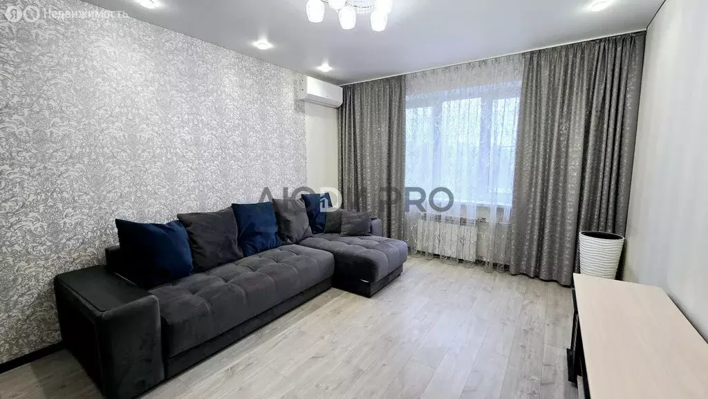 3-комнатная квартира: Саратов, улица имени С.Ф. Тархова, 31 (64.1 м) - Фото 2