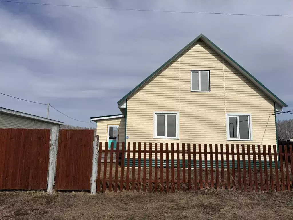 Дом в Омская область, с. Азово ул. Дорожная, 38 (95 м) - Фото 1
