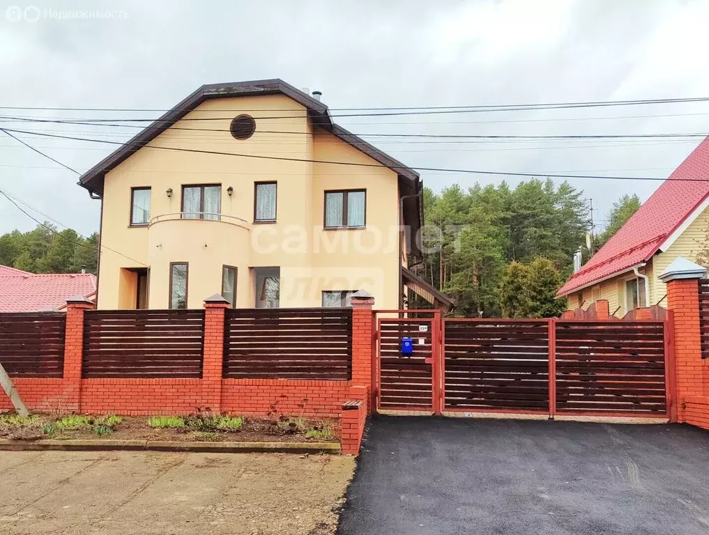 Дом в село Степаново, Центральная улица, 15А (259.6 м) - Фото 1