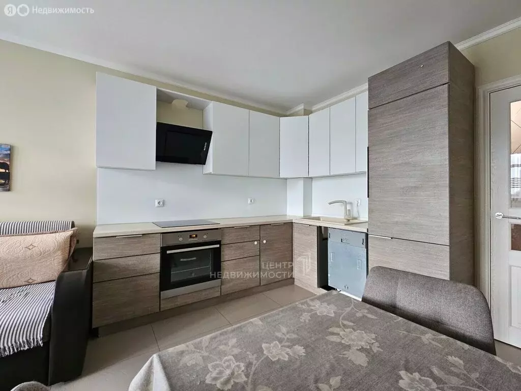 1-комнатная квартира: Казань, улица Бондаренко, 3Б (58 м) - Фото 1