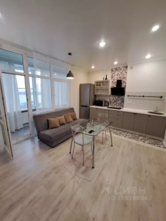 Студия Астраханская область, Астрахань ул. Бабефа, 6Вк3 (50.0 м) - Фото 1