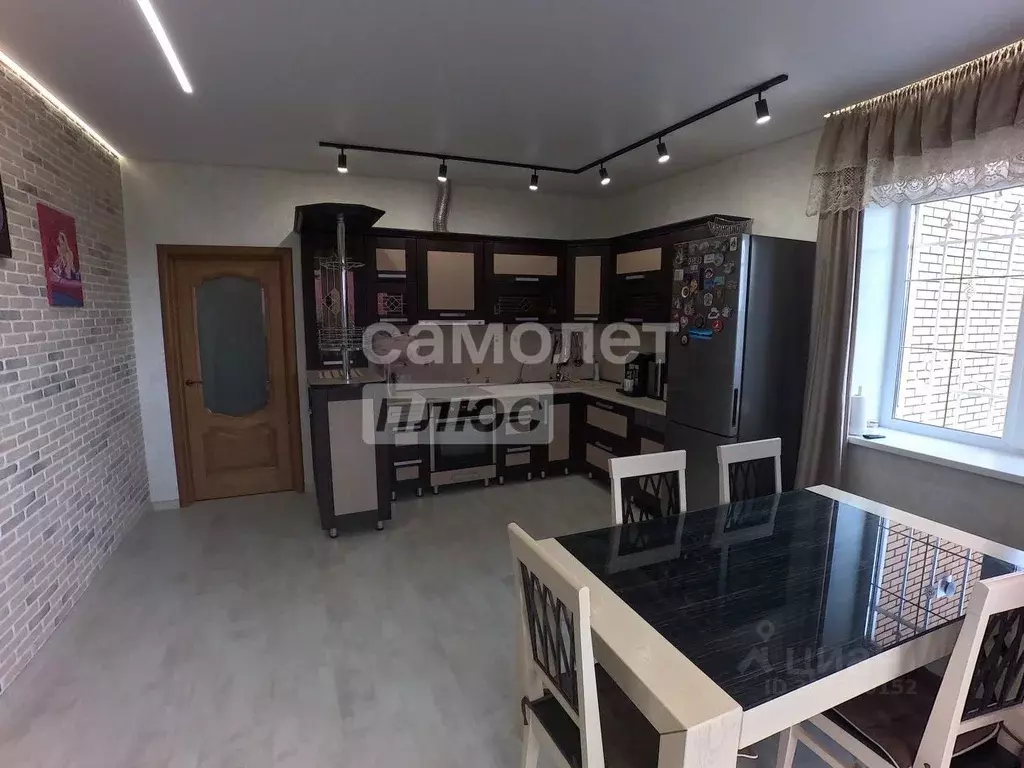 Коттедж в Белгородская область, Старый Оскол ул. Сталеваров, 16 (465 ... - Фото 2