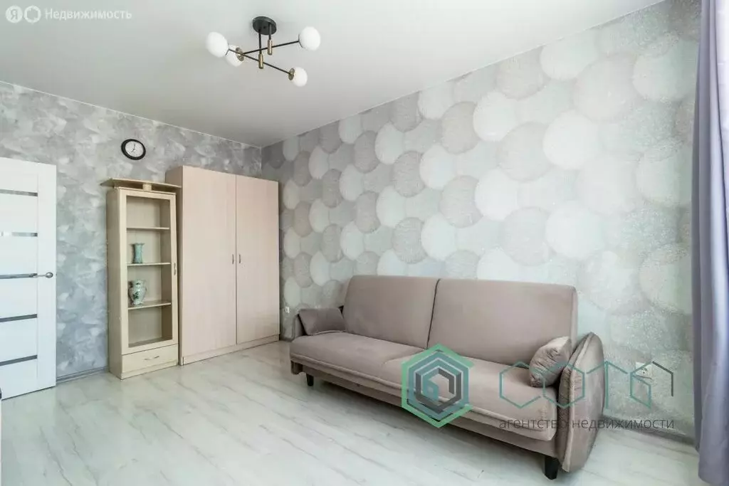 2-комнатная квартира: Гурьевск, Пражский бульвар, 16А (40 м) - Фото 1