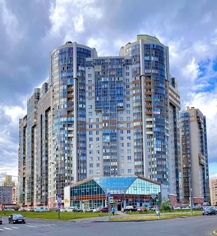 3-к кв. Санкт-Петербург просп. Просвещения, 99 (99.0 м) - Фото 0