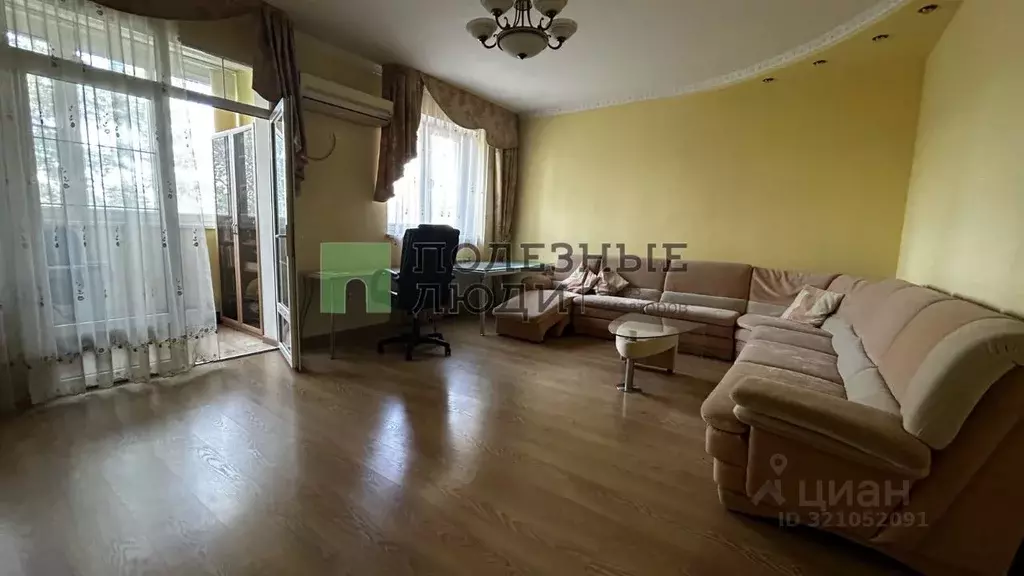2-к кв. Астраханская область, Астрахань ул. Куликова, 58 (90.0 м) - Фото 0