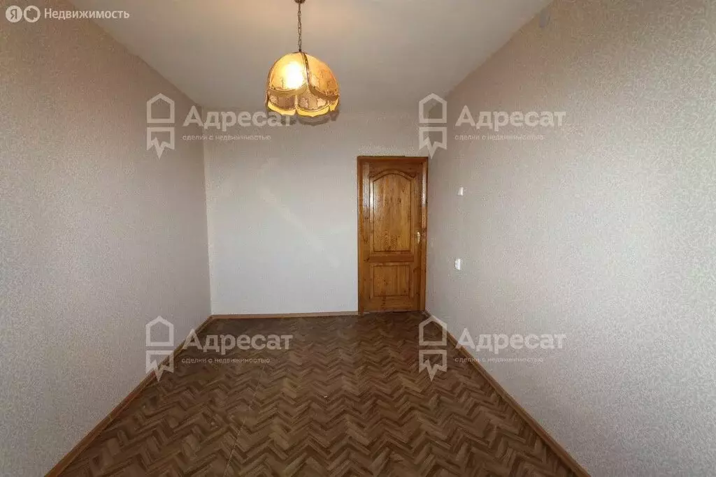 3-комнатная квартира: Волгоград, улица Репина, 3 (64.7 м) - Фото 0