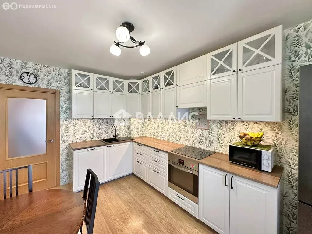 4-комнатная квартира: Санкт-Петербург, Парашютная улица, 61к4 (107 м) - Фото 1