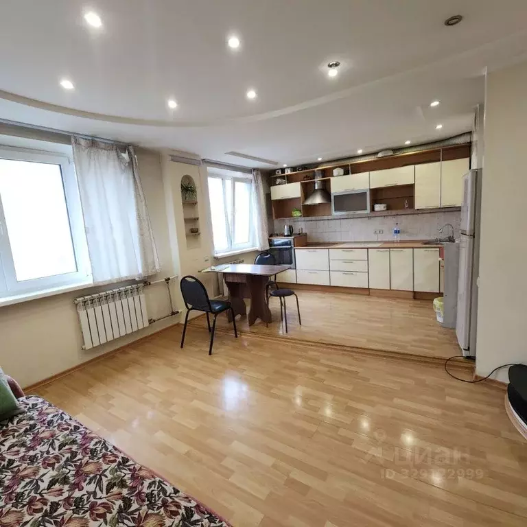 3-к кв. Приморский край, Владивосток ул. Кирова, 15А (70.0 м) - Фото 1